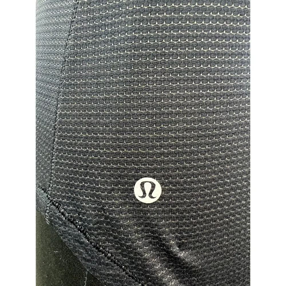 Lululemon Black Striped V-Neck Short Sleeve Slim Fit Active Top Shirt Size 2/4